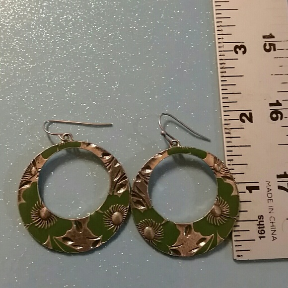 5/$20 - Nine West Vintage America earrings - Picture 5 of 5